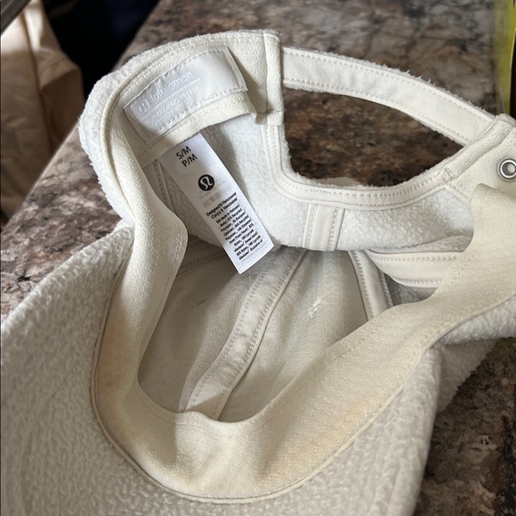 Ivory Lululemon fleece cap size S/M - Picture 2 of 3